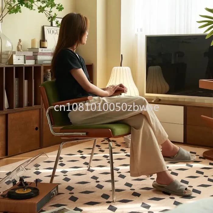 Fauteuil de style vintage en bois massif avec assise rembourrée