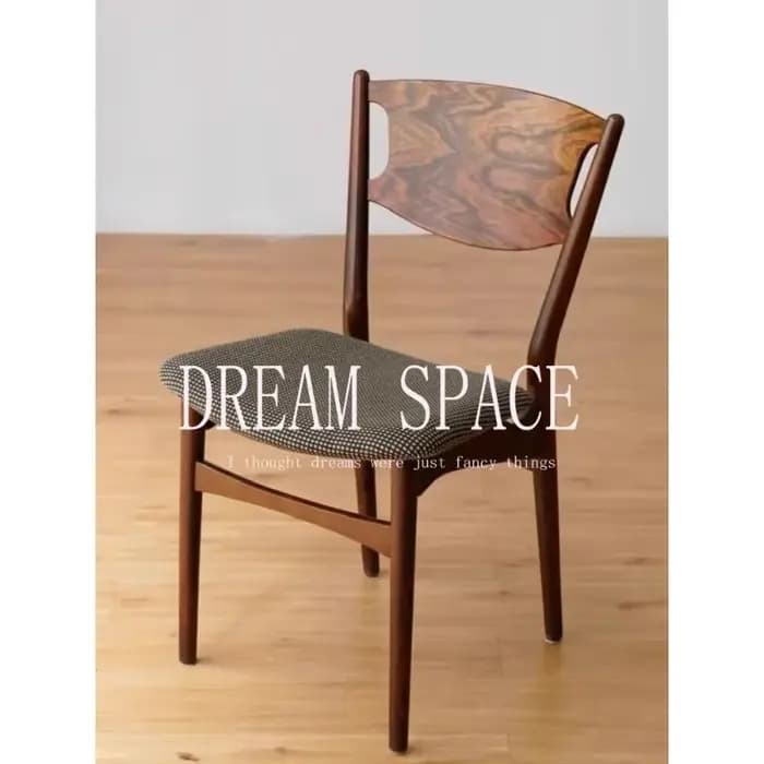 Chaise de salle à manger en bois massif de style médiéval
