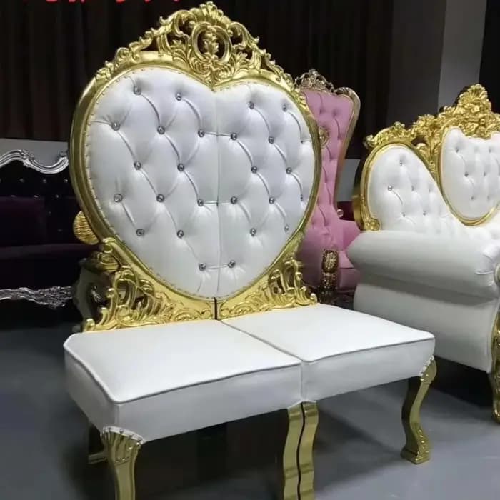 Canapé deux places en forme de cœur de luxe pour mariée et marié