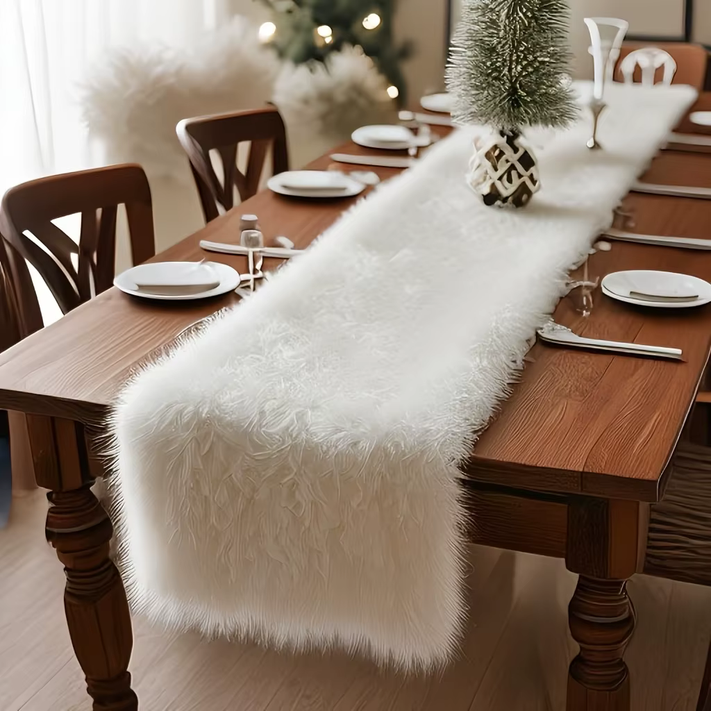 Chemin de table en fausse fourrure blanche de luxe - Élégant et doux pour les dîners de fêtes et les