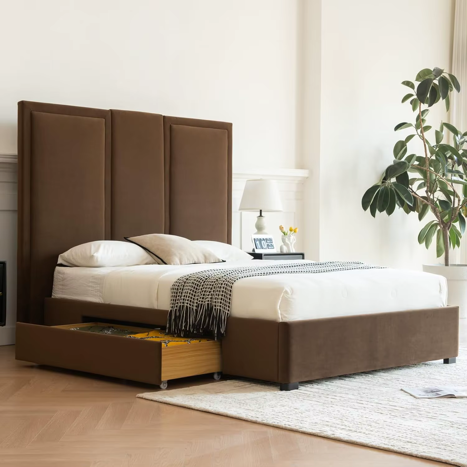 Lit plateforme rembourré Queen Size avec tête de lit haute de 64 pouces, tiroirs de rangement, suppo