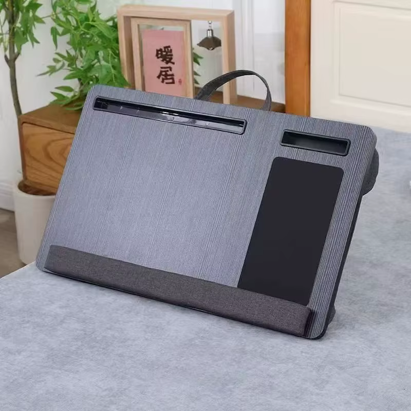 Table pour ordinateur portable avec tapis de souris, emplacements pour tablette et téléphone, poigné