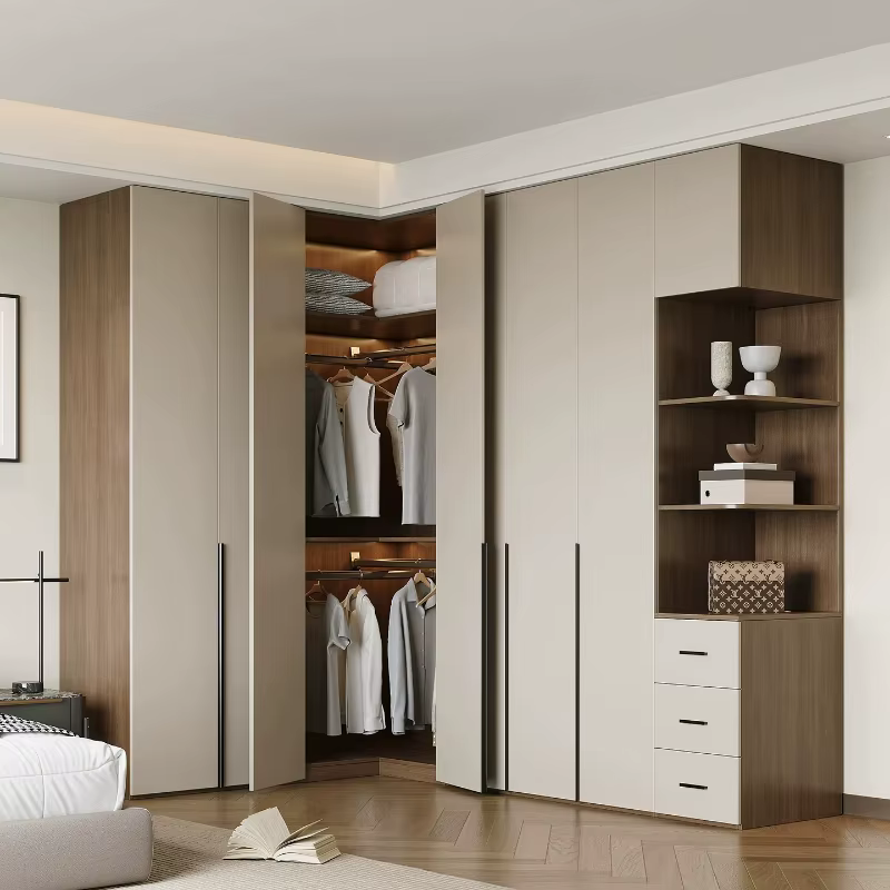 Armoire Rétro en Bois Massif