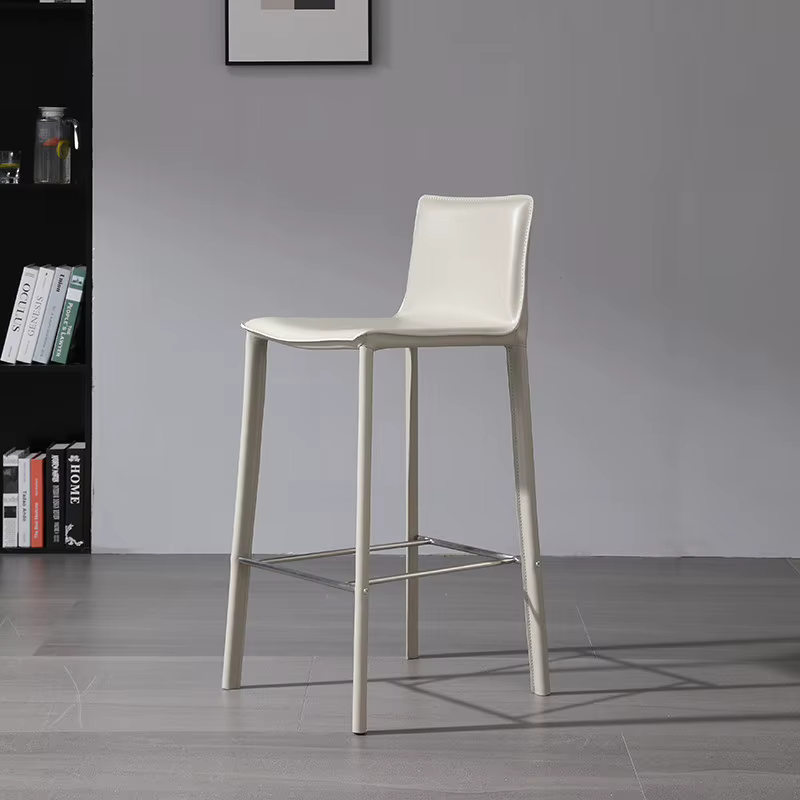 Chaises de salle à manger en cuir blanc