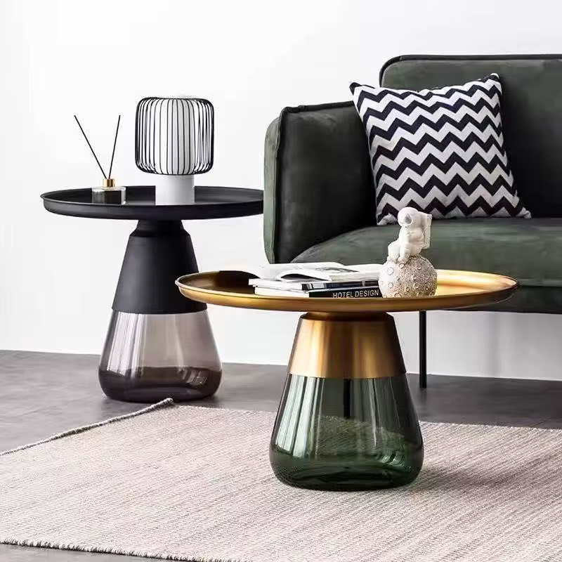 Table d'appoint ronde en métal pour salon