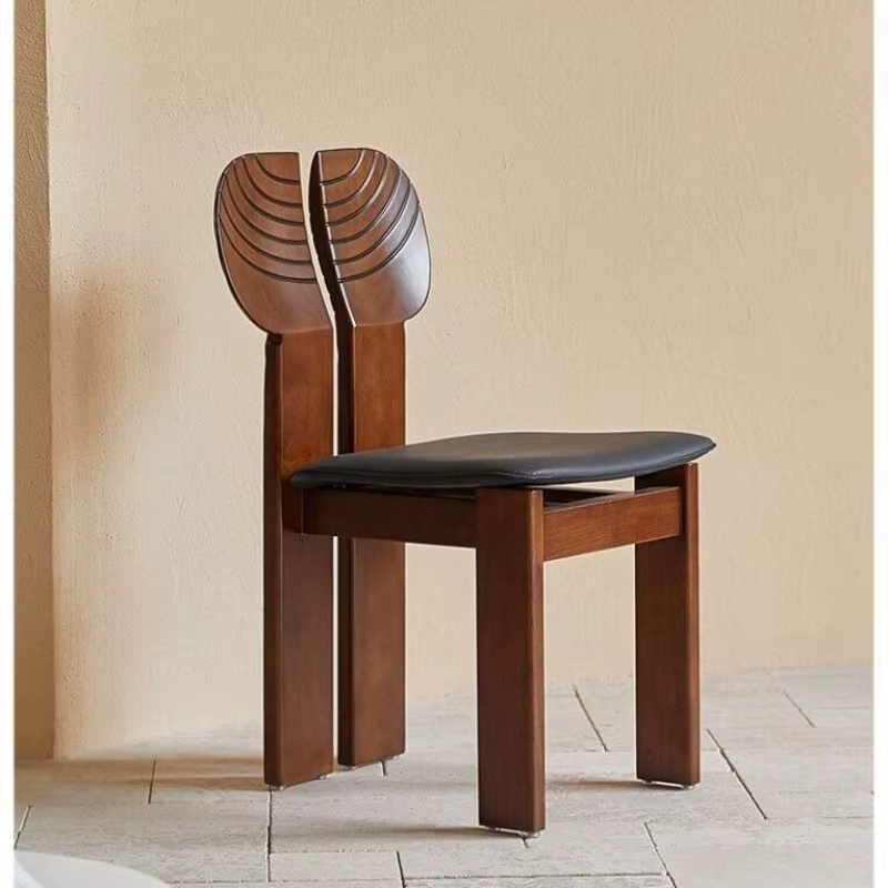 Chaise de salle à manger design haut de gamme en bois massif