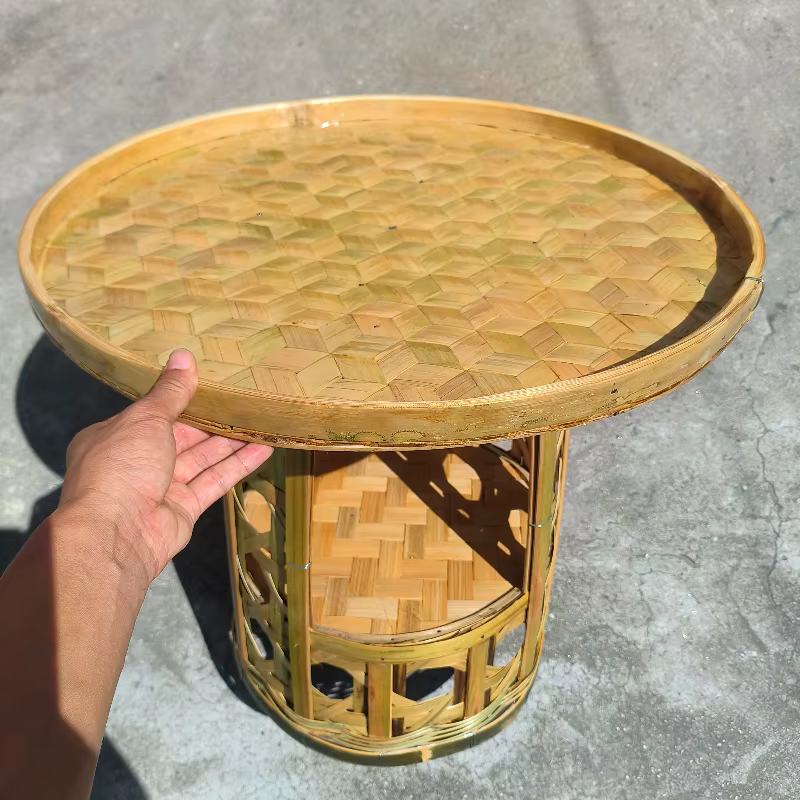 Petite Table à manger ronde faite à la main