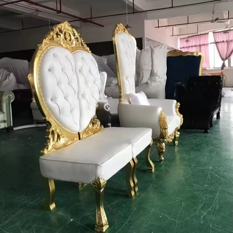Canapé deux places en forme de cœur de luxe pour mariée et marié