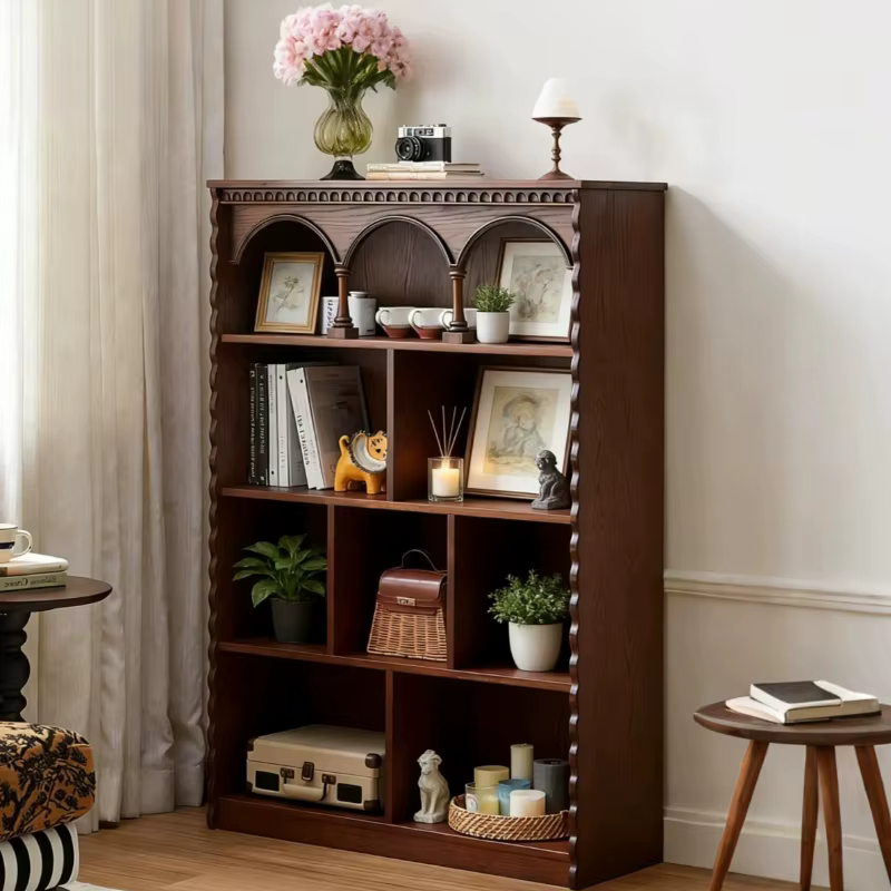 Armoires sur pied françaises vintage en bois