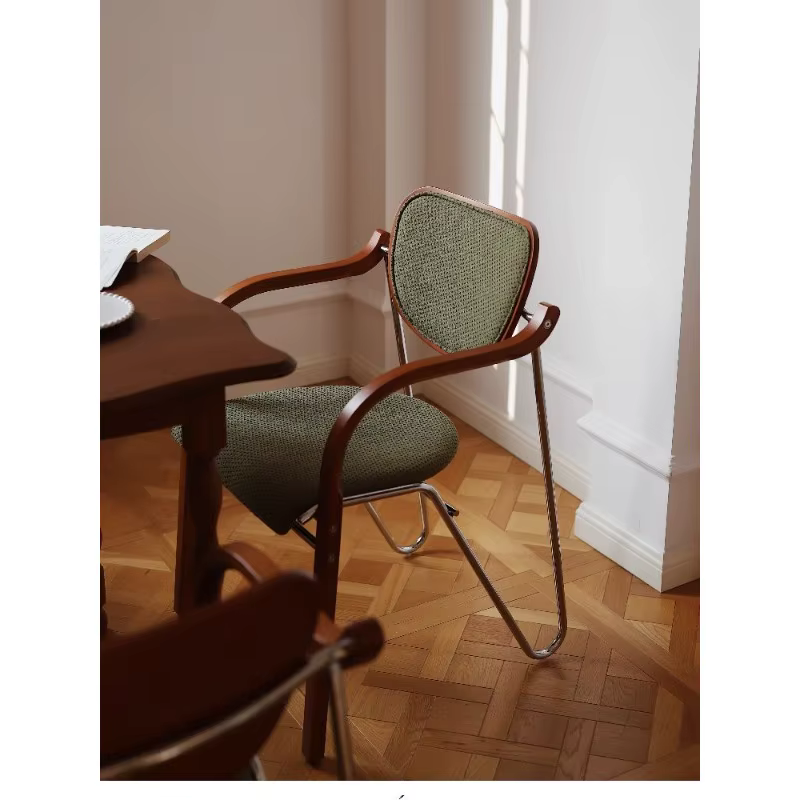 Chaise de salle à manger rétro française