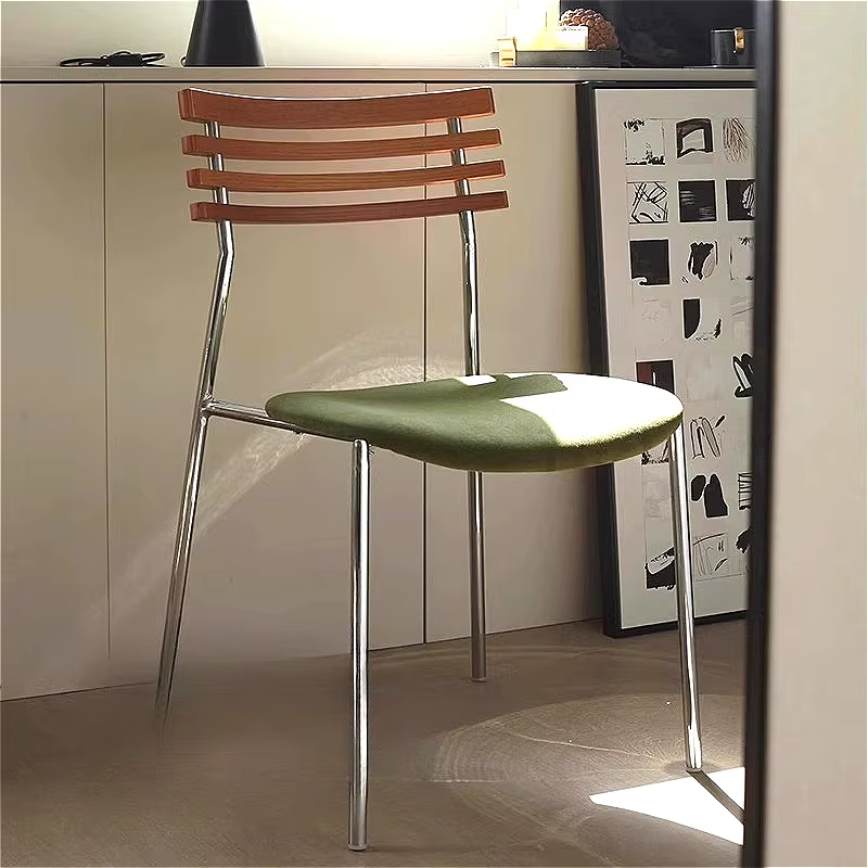 Chaises de salle à manger rétro