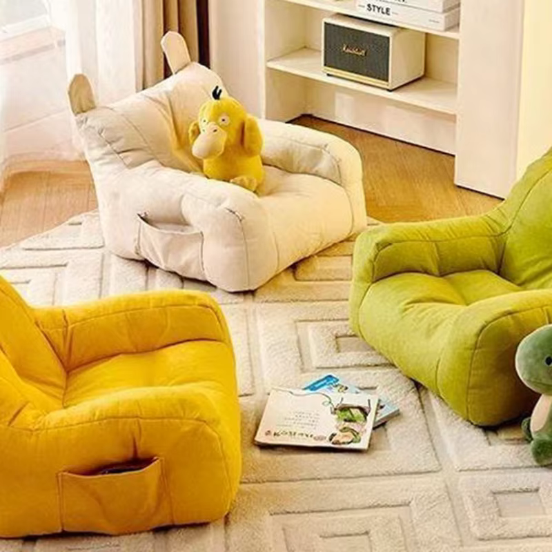 Petit canapé doux et confortable