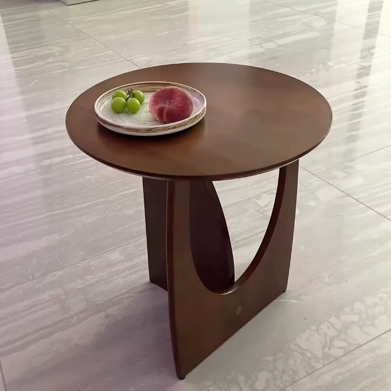 Table basse ronde nordique en bois massif
