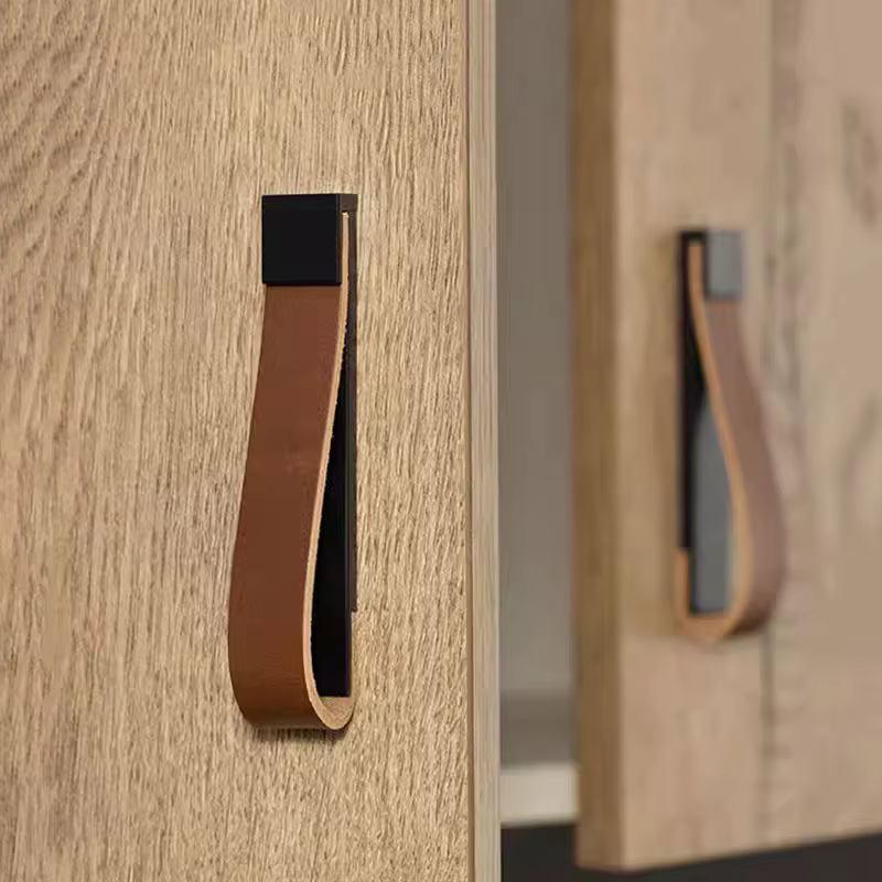 Armoire de cuisine en cuir de vachette noir marron Foy