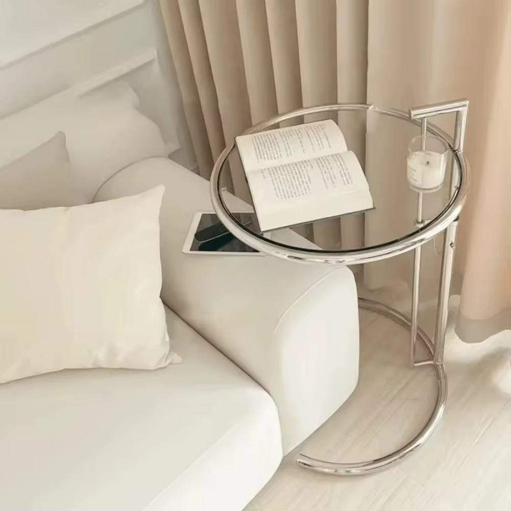 Table basse nordique en forme de C