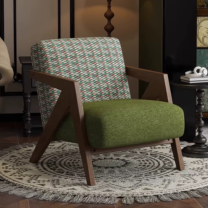 Fauteuil individuel de salon de style médiéval avec coussin en éponge haute densité