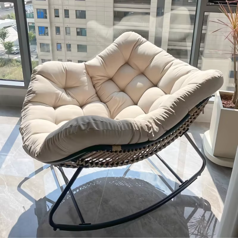 Chaise à bascule tissée en rotin PE pour adultes et enfants