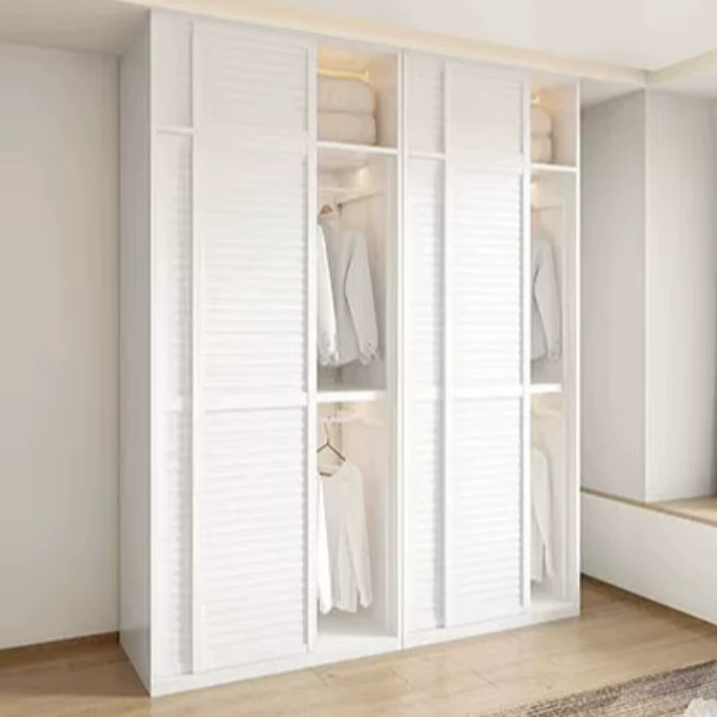 Armoire française à portes coulissantes encastrées pour salon