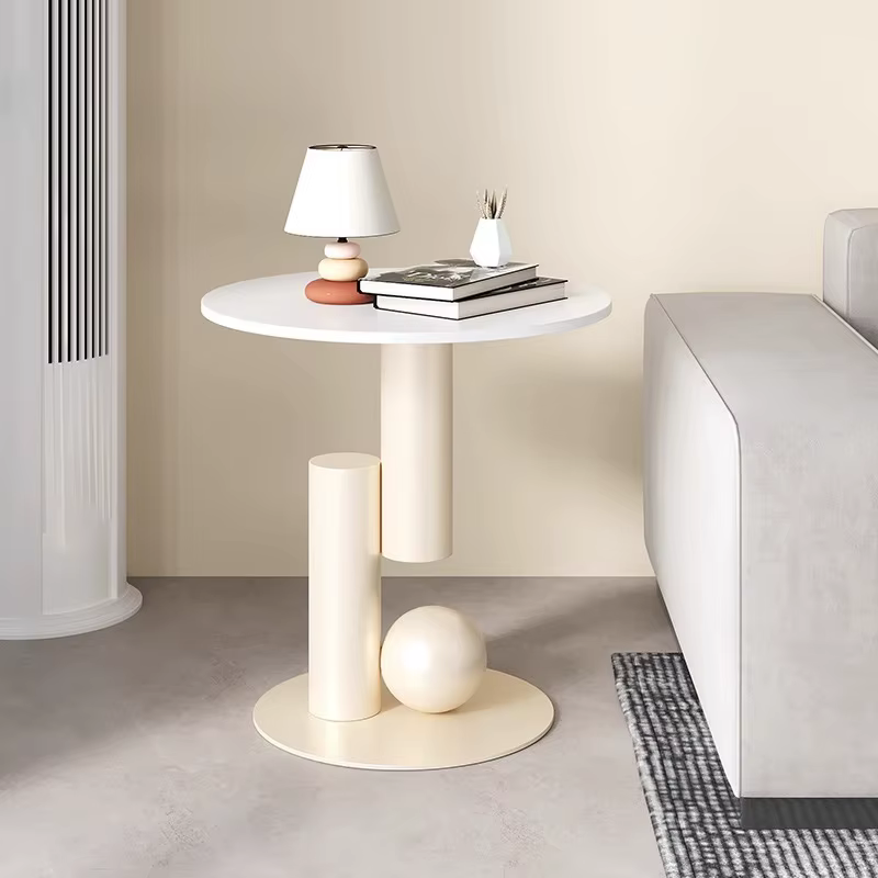 Canapé de salon, petite table basse
