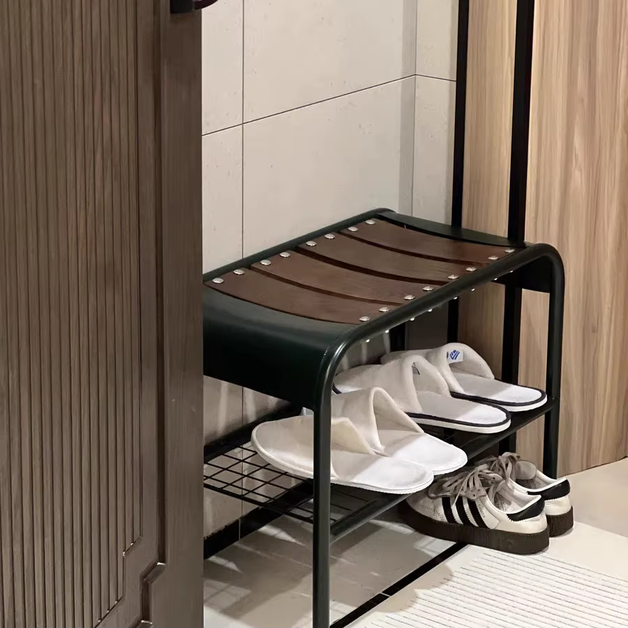Tabouret en bois pour salon