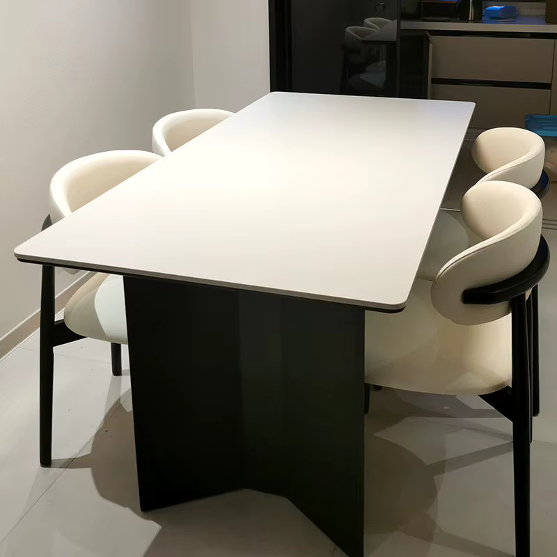 Chaises de cuisine, table à manger moderne