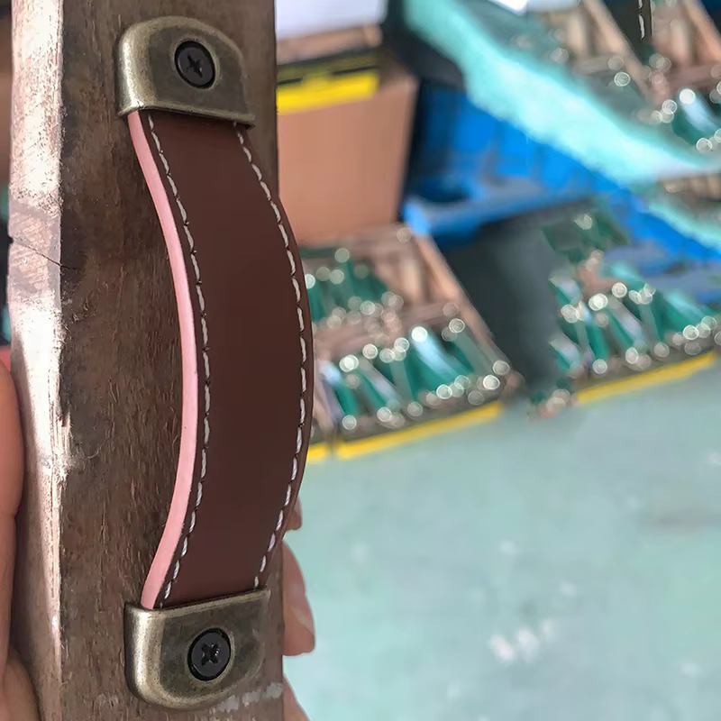 Boîte-cadeau en cuir de caisse en bois
