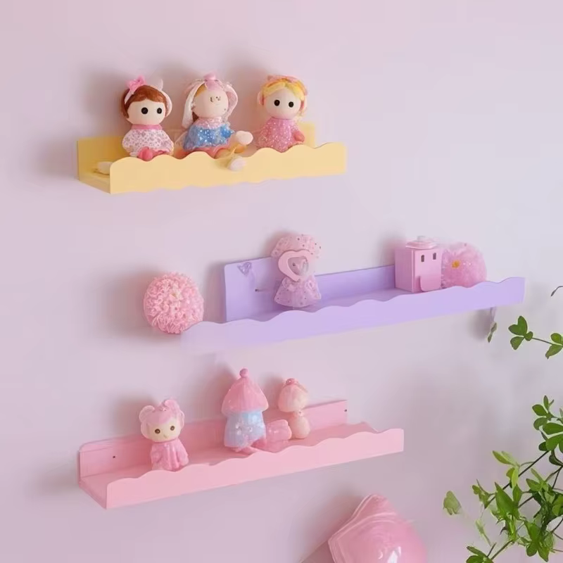 Étagère murale en bois pour salon