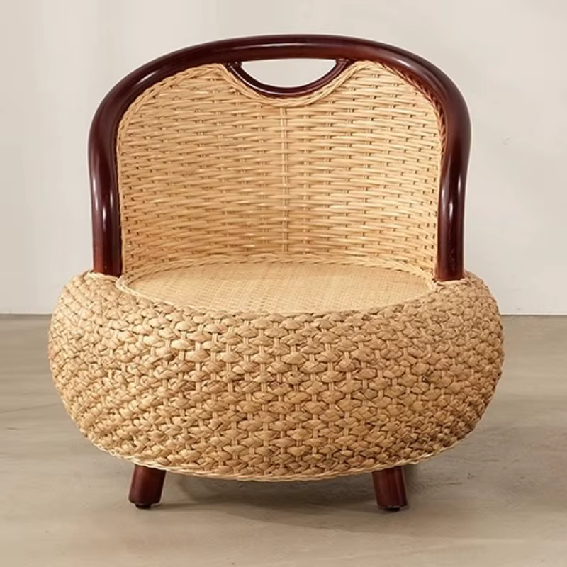Chaise d'appoint ronde en rotin tissé