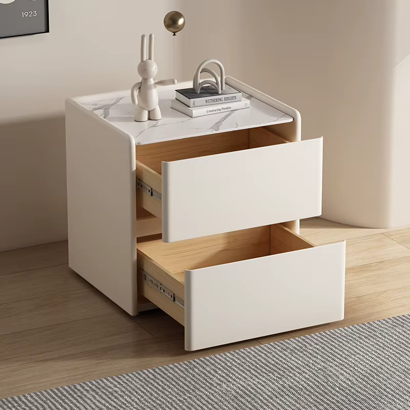 Table de chevet glamour au design minimaliste italien