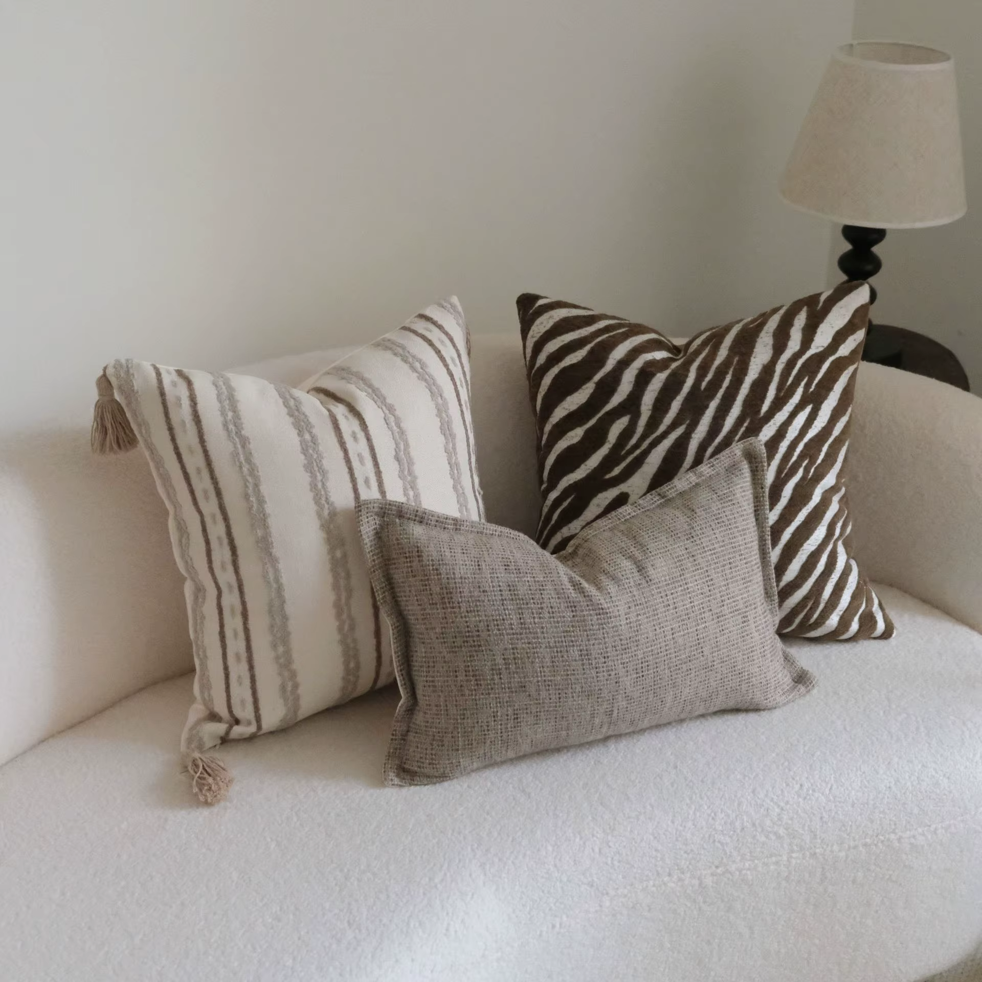 Boho jeter housses de coussin tissé capitonné ferme avec des glands texturés rayé neutre taies d'oreiller décoratives